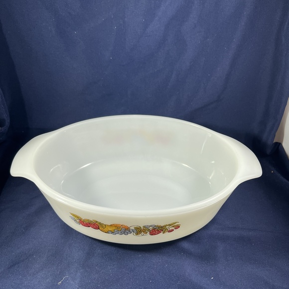 Anchor Hocking Fire King Nature's Bounty 1.5 Qt Oval Baking Dish Vintage Fruit - Picture 2 of 5